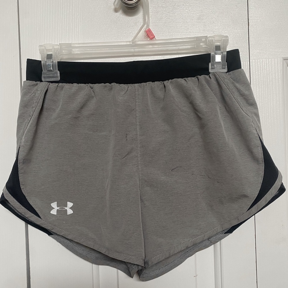 Light grey under armor shorts, extra size small !!